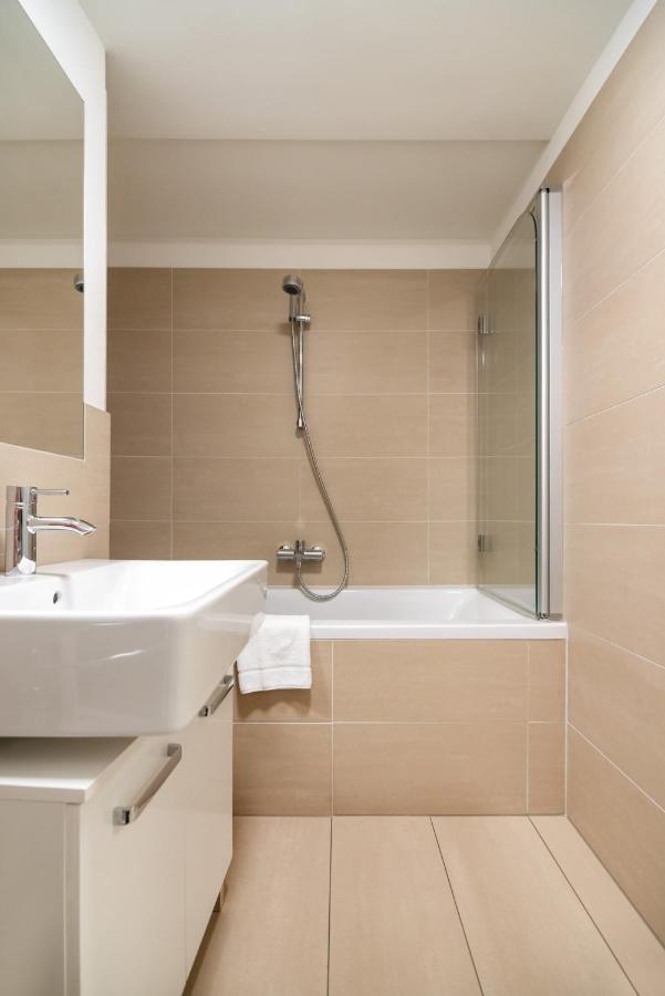 Quiet And Cozy Apartment Next To Mariahilfer Strasse And Naschmarkt With Ac, Minimum 30 Nights Wien Exterior foto