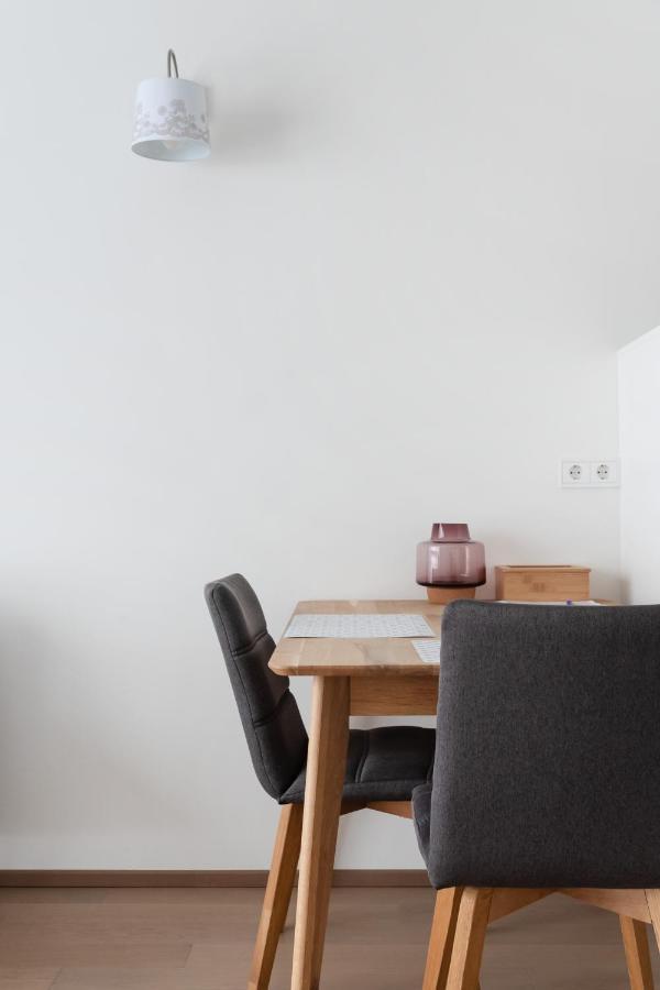 Quiet And Cozy Apartment Next To Mariahilfer Strasse And Naschmarkt With Ac, Minimum 30 Nights Wien Exterior foto
